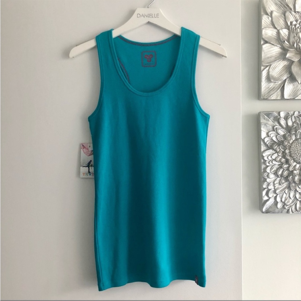 TNA Active Ribbed Tank in Tile Blue